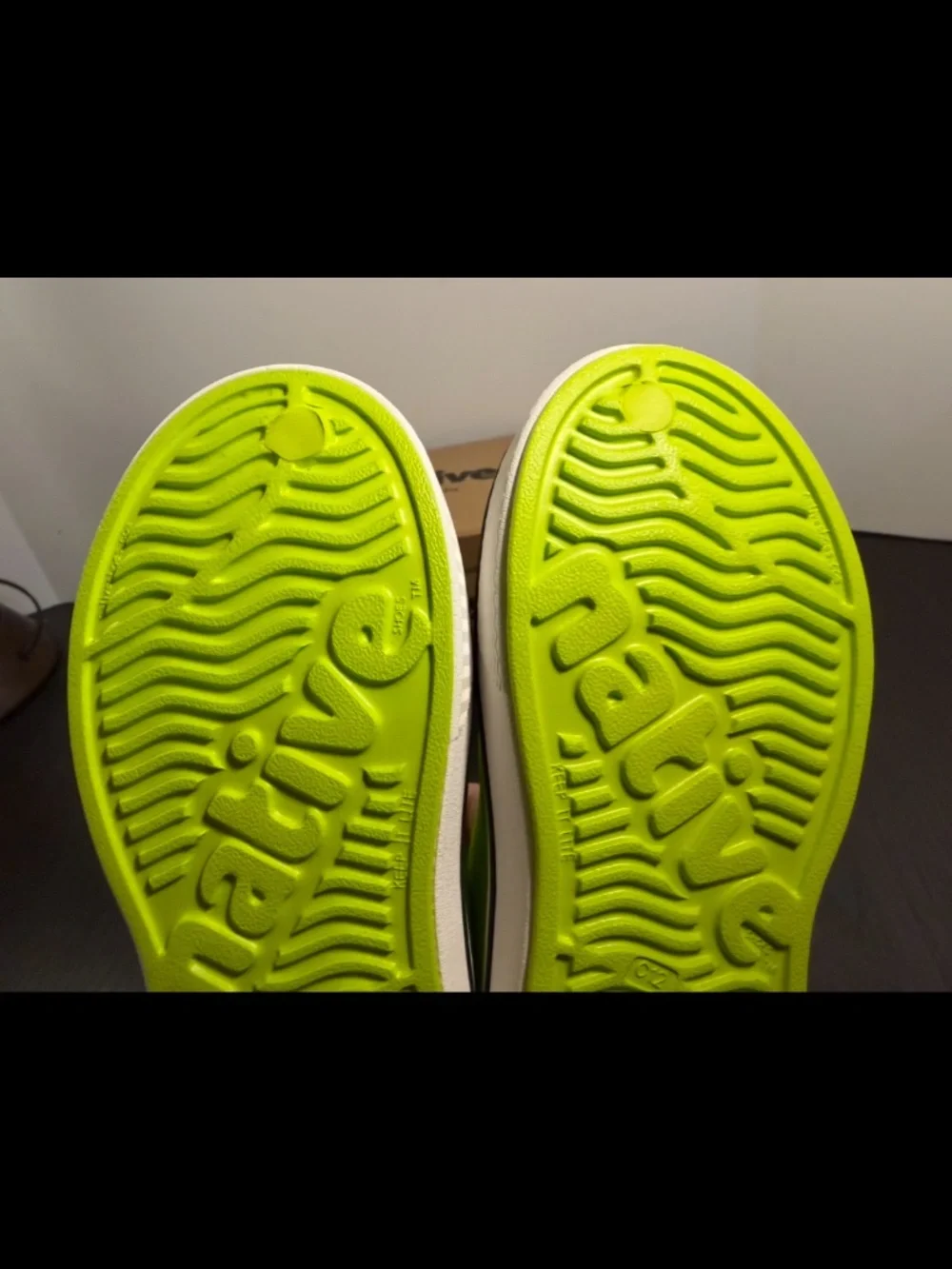 Native Miles Slip On Shoes Chartreuse/Shell White Little Kids/Toddler C12
